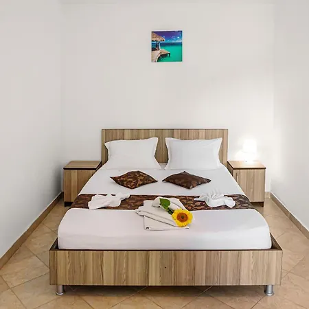 Гостевой дом Marcos 3*