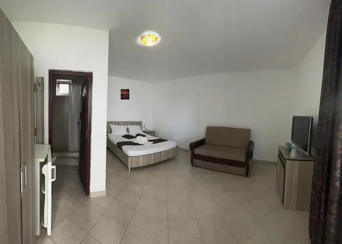 Marcos بيت ضيافة كوستِنيست