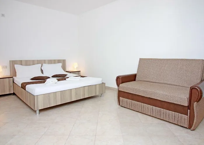 Marcos بيت ضيافة كوستِنيست